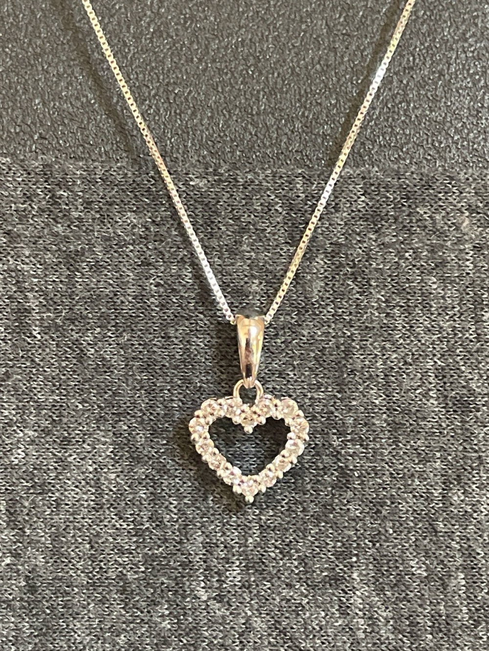 Solid 14K white gold diamond heart pendant necklace chain